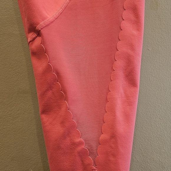 Victoria’s Secret Victoria Sport Capri Leggings - Picture 12 of 16